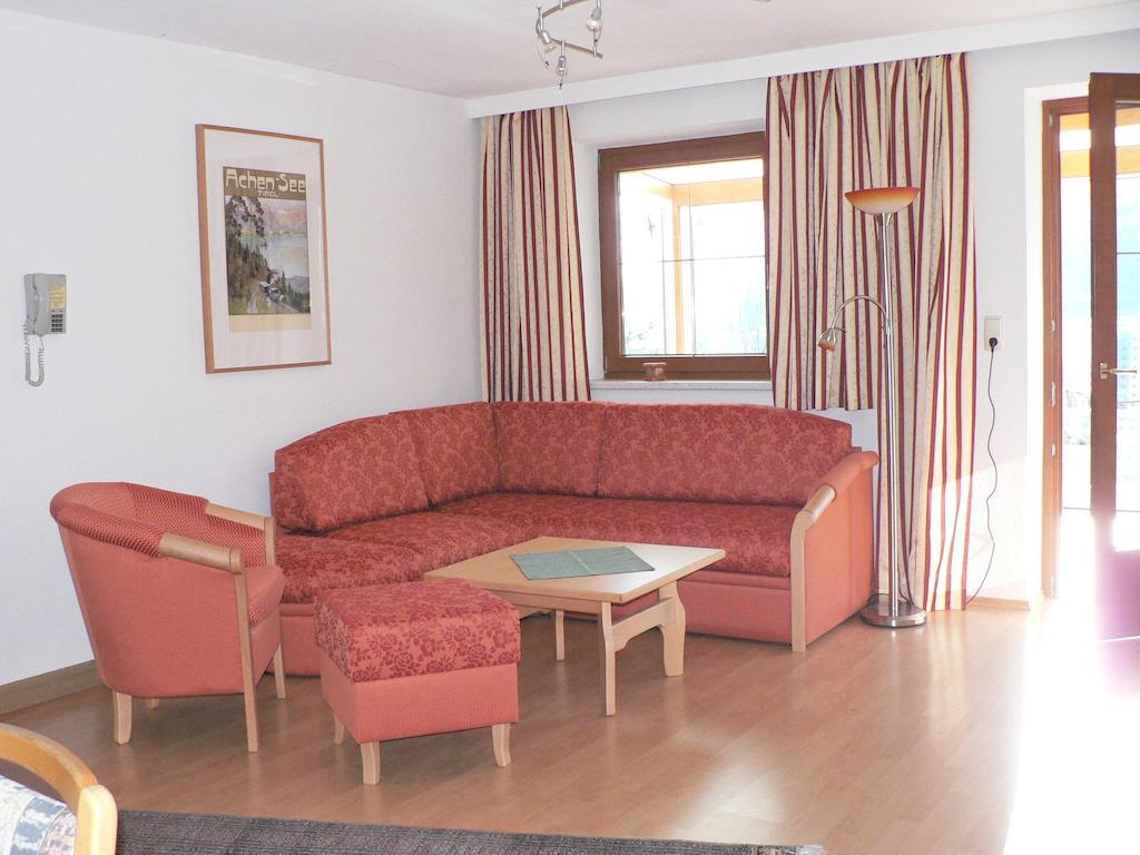 Antares Am See Maurach  Kamer foto