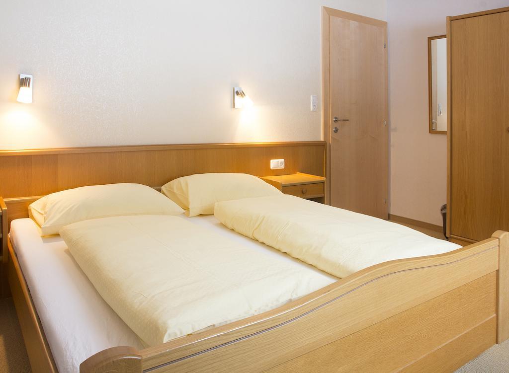 Antares Am See Maurach  Kamer foto